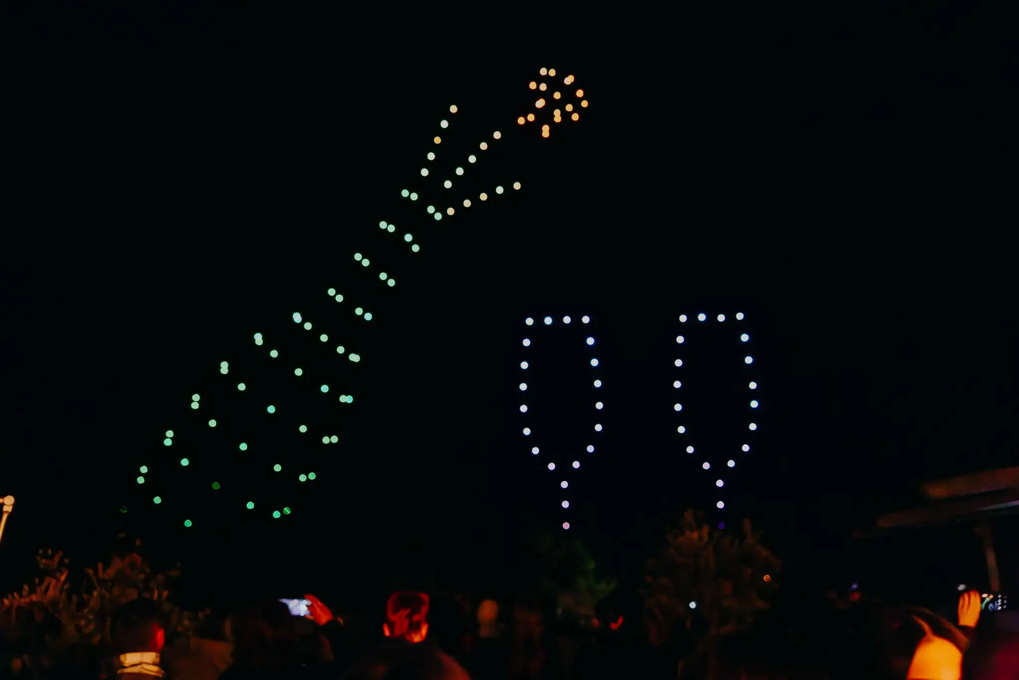 Drone show s efektom otvaranja šampanjca za luksuzne evente i proslave
