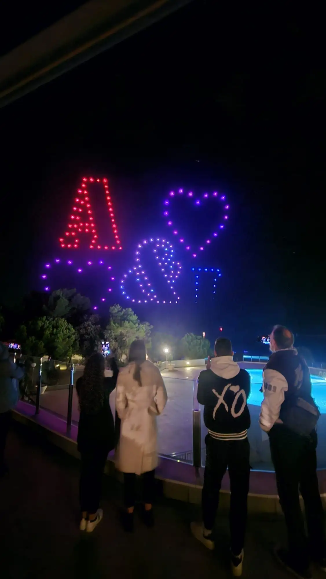 Drone light show s inicijalima i heart formacijom za vjenčanja i privatne evente